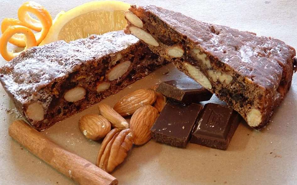 Cake with nuts puzzle online from photo
