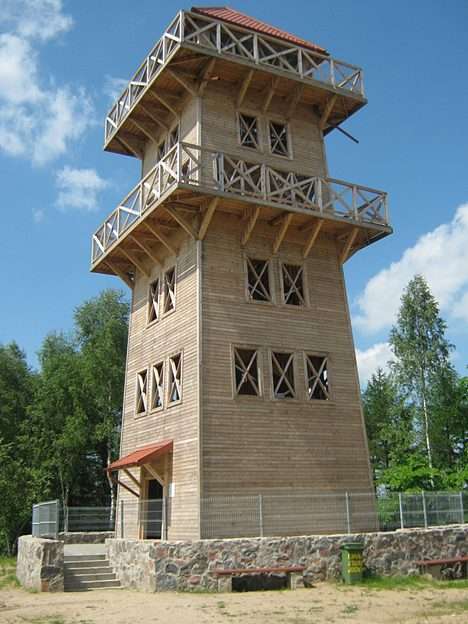 Viewing tower in Stare Juchy puzzle online from photo