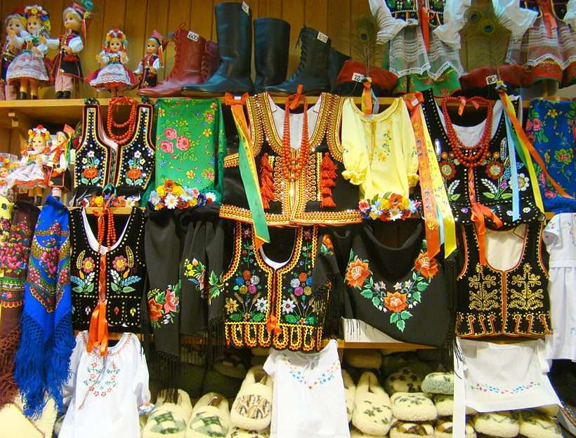 Krakow kläder. pussel online från foto