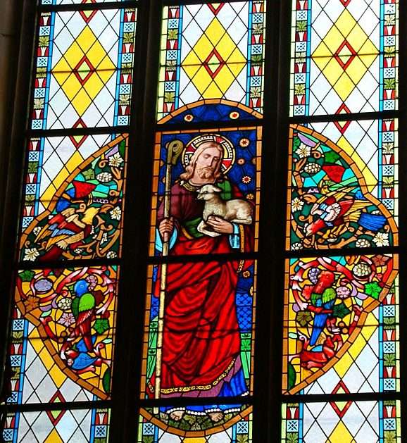 Βιτρό παράθυρο από την εκκλησία στο Namysłów παζλ online από φωτογραφία