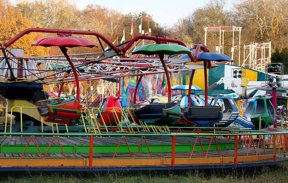 A CAROUSEL from the Lodz fairground puzzle online from photo