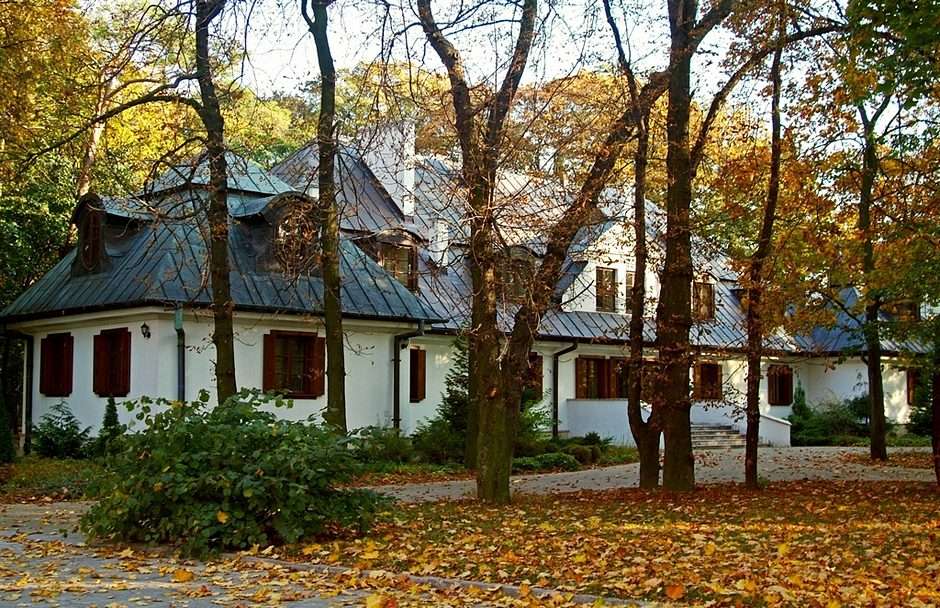 Antiga mansão polonesa Kul puzzle online a partir de fotografia