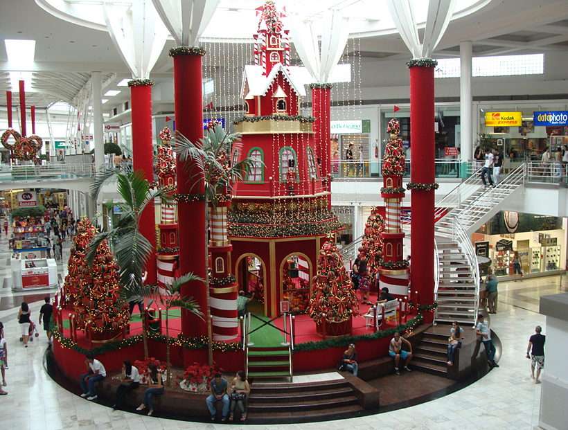 Christmas decoration in Vitoria (Brazil) puzzle online from photo