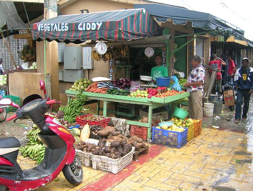 The market in the Dominican Republic puzzle online from photo