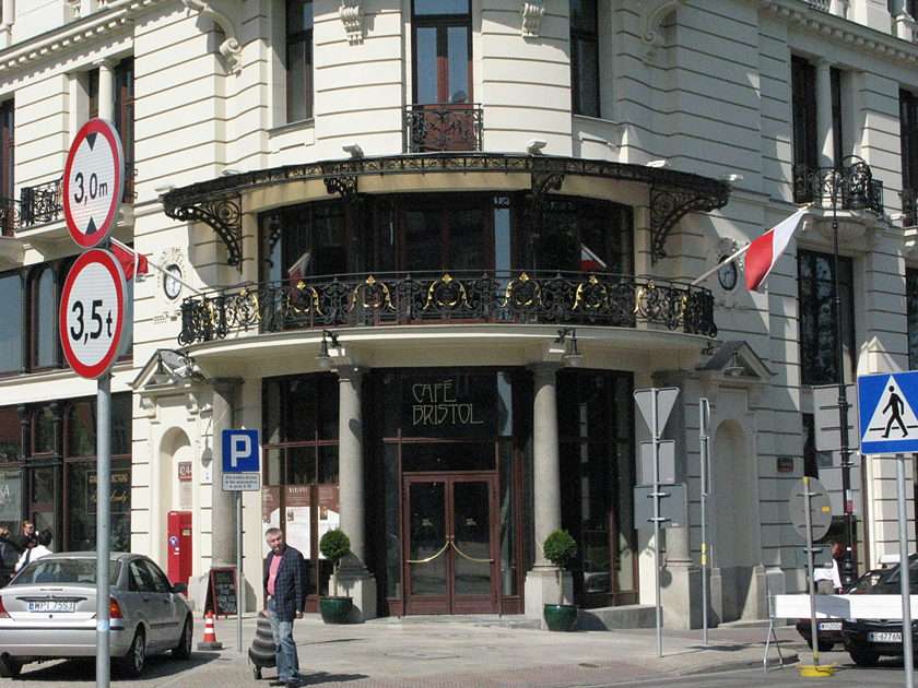Hotel Bristol-Warschau. Online-Puzzle vom Foto