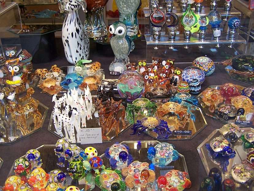 objetos decorativos de cristal de murano puzzle online a partir de fotografia