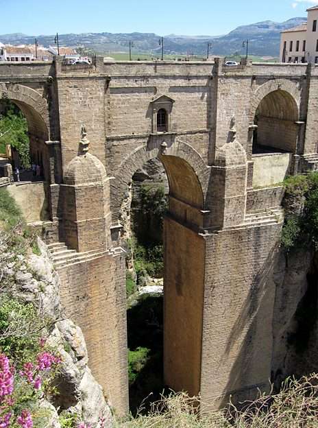 Puente Nuevo de Ronda (Španělsko) online puzzle