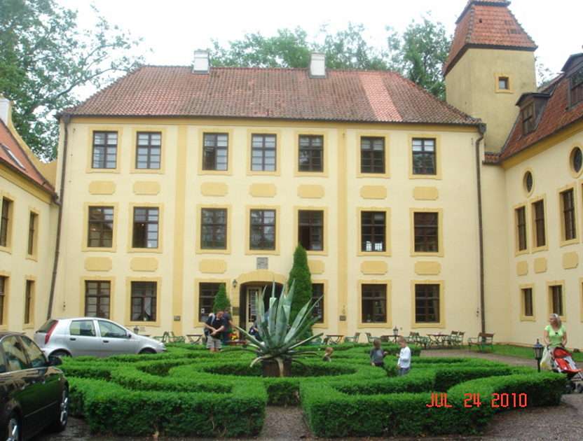 Palast in Krokowa in Pommern Online-Puzzle vom Foto