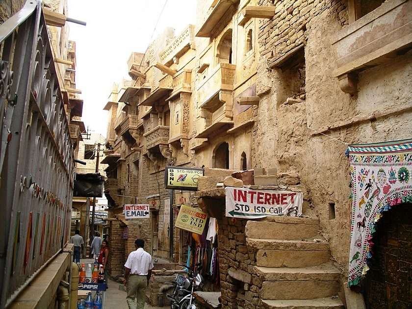 Улица някъде в Индия онлайн пъзел