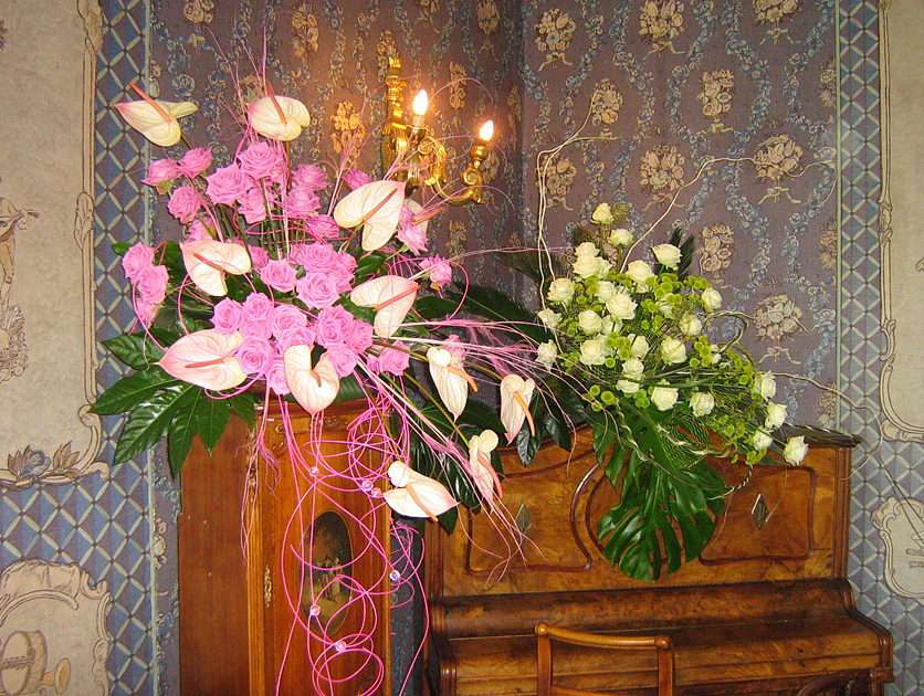 Flower bouquets puzzle online from photo
