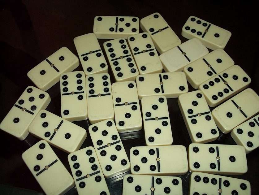 DOMINO puzzle online from photo