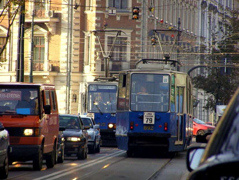 Modré tramvaje puzzle online z fotografie