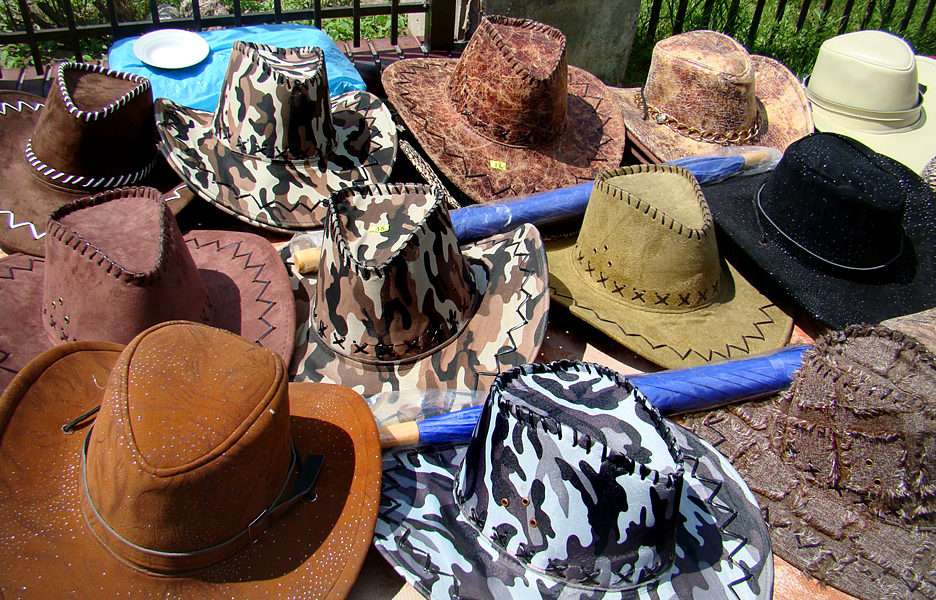 Hats not necessarily from the wild west puzzle online from photo