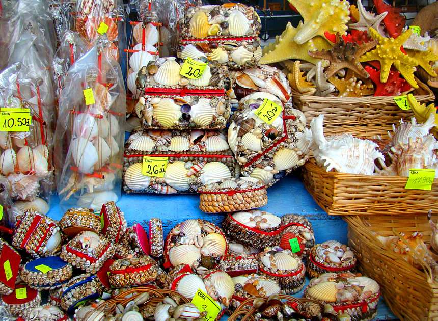 MUSHROOM SOUVENIRS; (( puzzle online from photo
