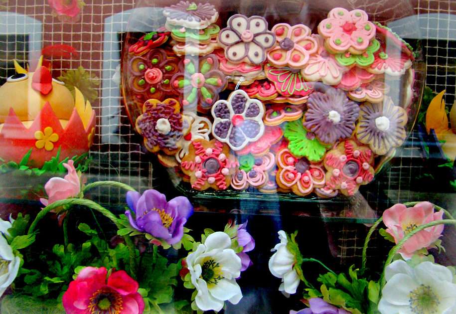 Изложба на сладкарски изделия в Ридзина онлайн пъзел от снимка