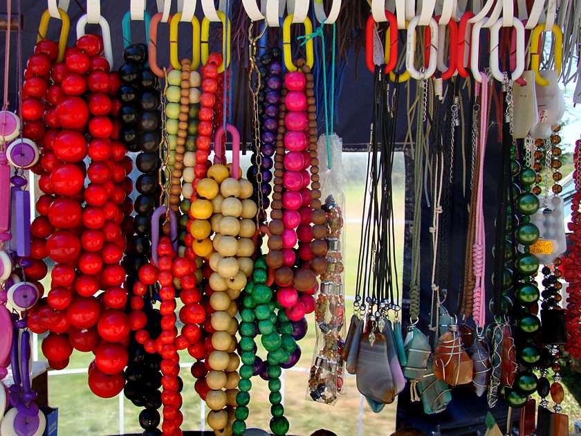 BEADS and PENDANTS online puzzle