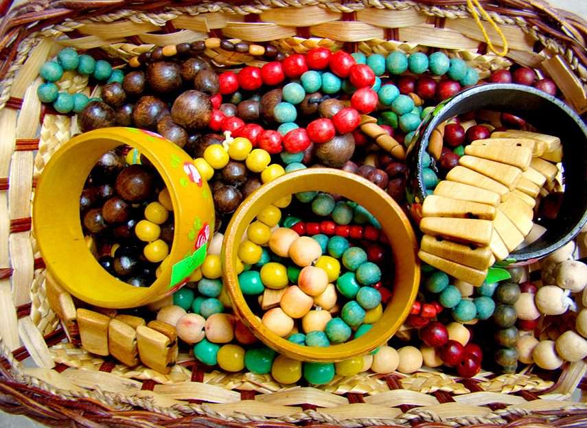 BRACELETS and BEADS puzzle online from photo