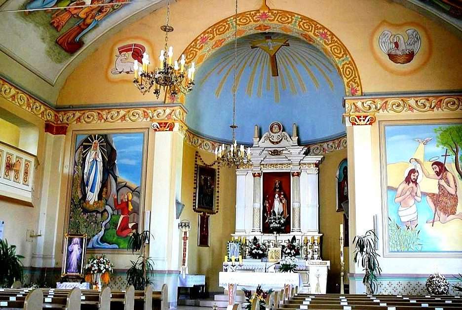 Εσωτερικό της εκκλησίας Bogdaj online παζλ