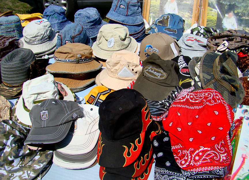 Gorras, sombreros de hombre puzzle online a partir de foto