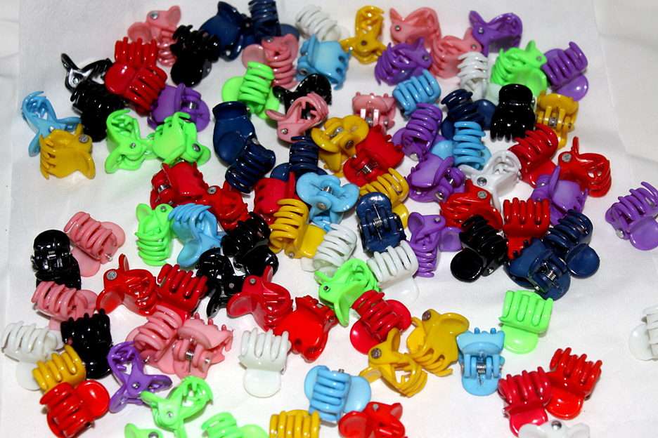 Hair clips puzzle online from photo