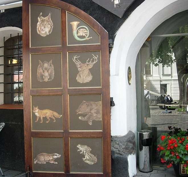 café in Kaunas puzzel online van foto