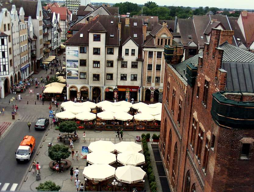 Place du marché Kołobrzeg puzzle en ligne à partir d'une photo