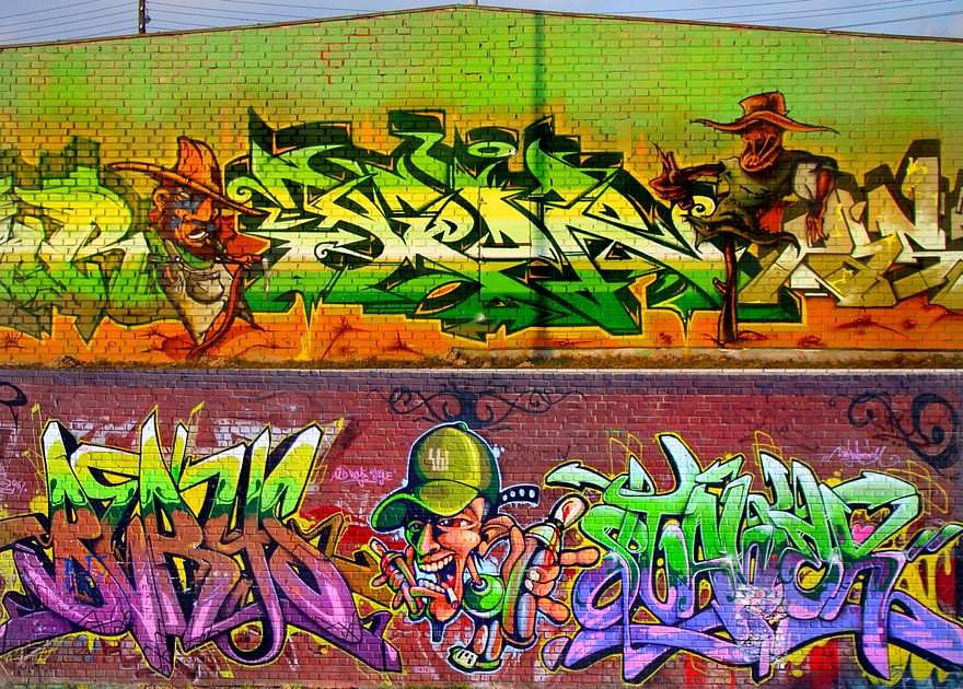 GRAFFITI em garagens de bairro puzzle online a partir de fotografia