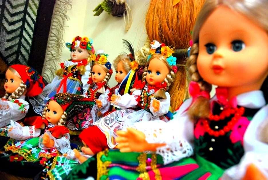Платни зали-кукли онлайн пъзел от снимка