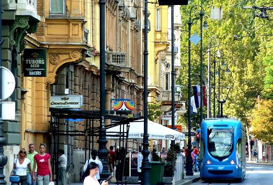 Blauwe tram puzzel online van foto
