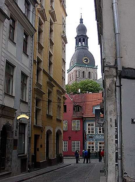 Calle de Riga capital de Letonia онлайн пъзел