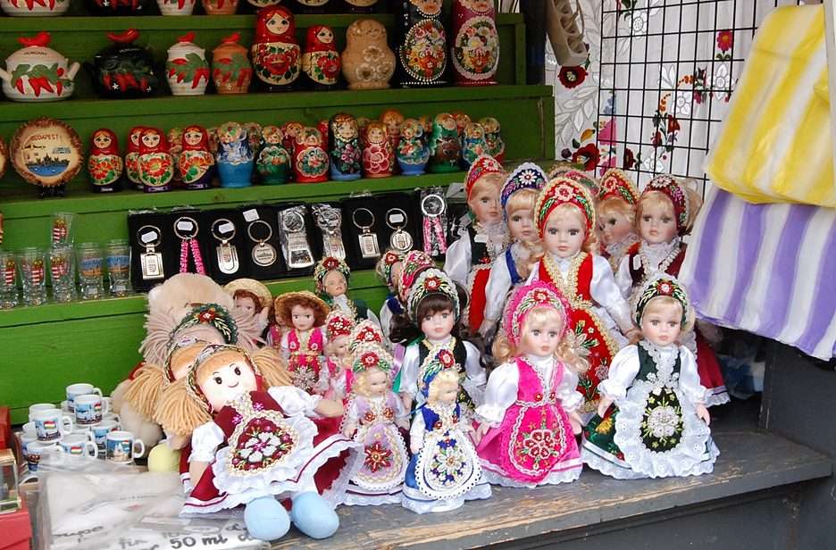 Kiev-souvenirs puzzle online from photo