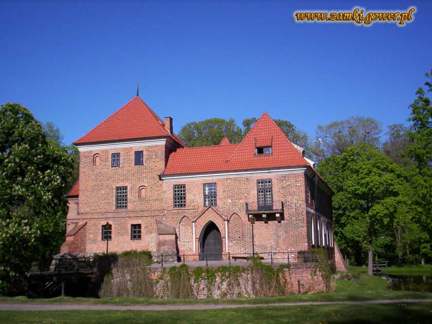 Castle in Oporów online puzzle
