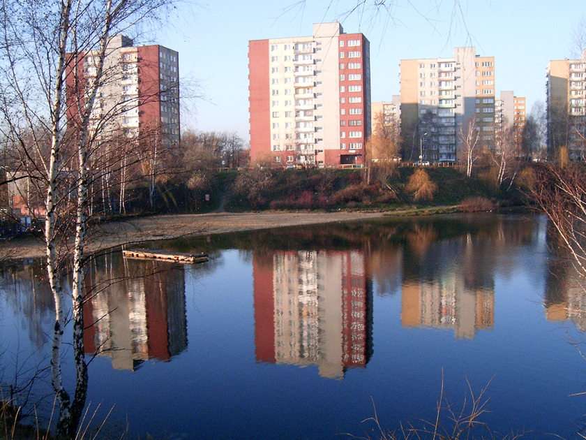 Katowice-Szopieniceモラビアの住宅団地 写真からオンラインパズル