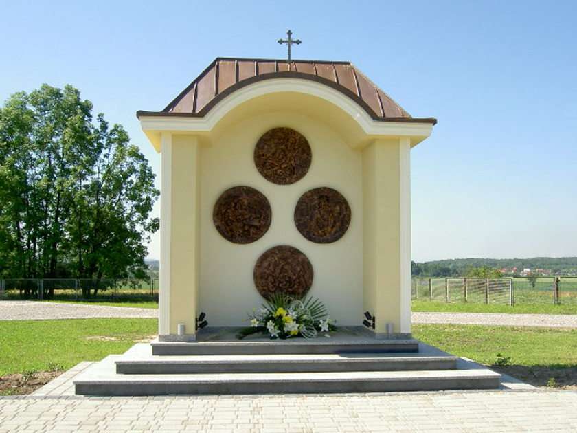 Paroisse et église de Lisia Góra puzzle en ligne à partir d'une photo