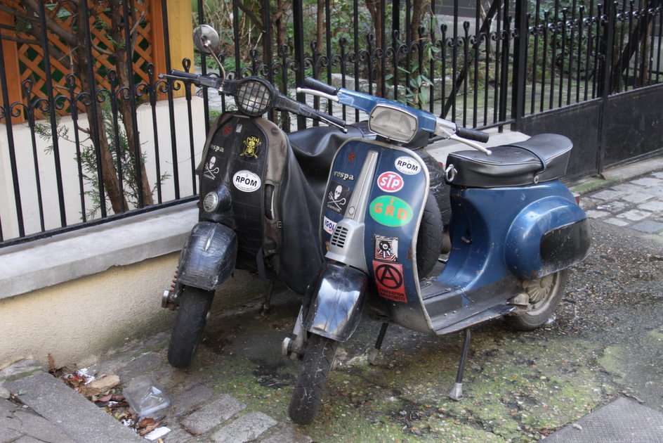 Scooters en París rompecabezas en línea