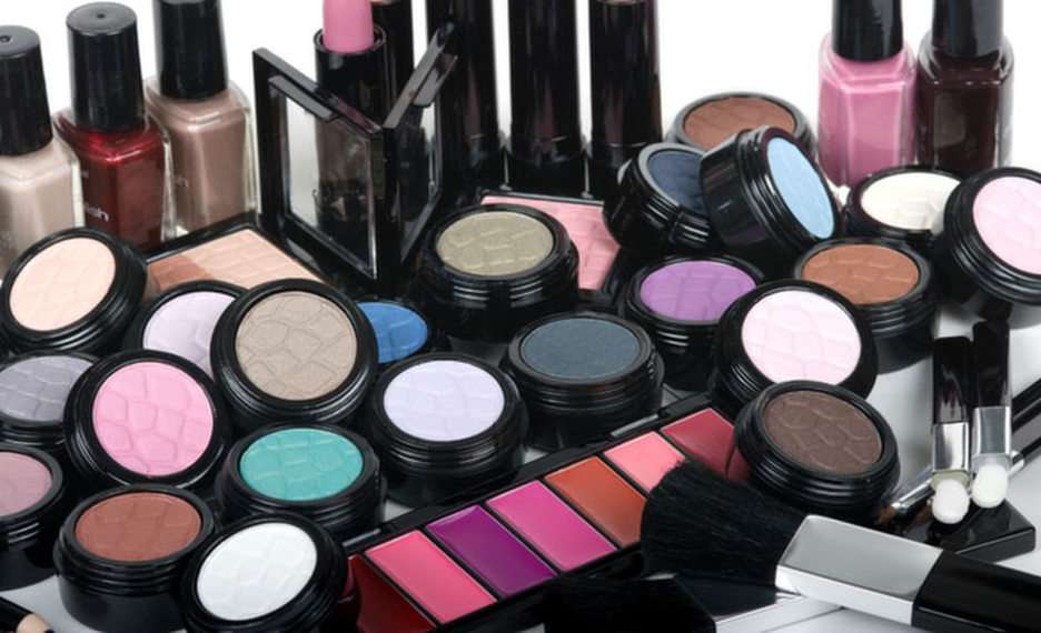 productos cosméticos puzzle online a partir de foto