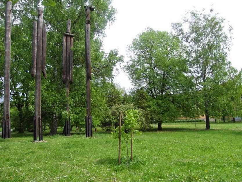 Bułat Okudżawa Oak in Hajnówka ... puzzle online from photo
