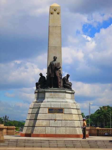Luneta puzzle online from photo