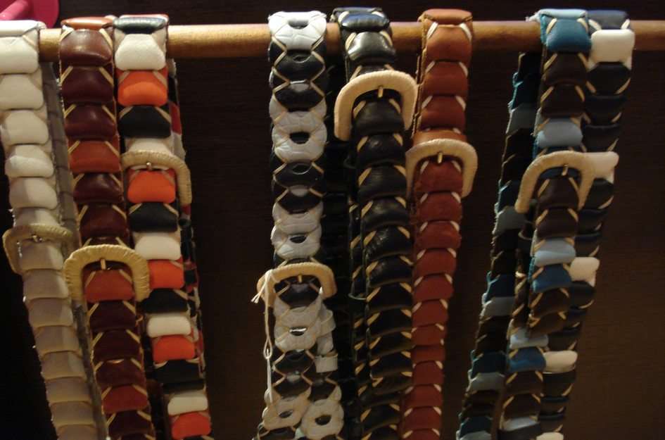 cinturones de cuero argentinos puzzle online din fotografie