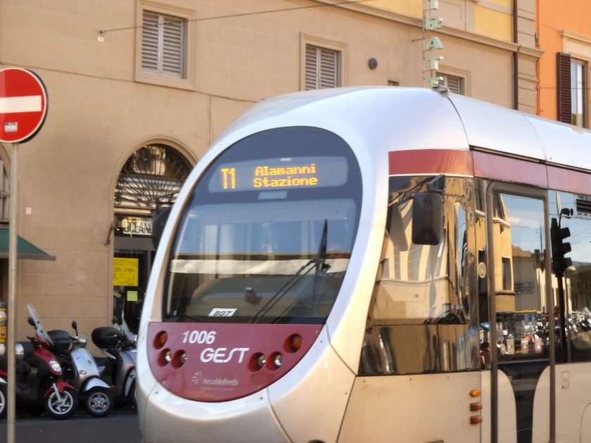 Tramvaj - Florencie puzzle online z fotografie