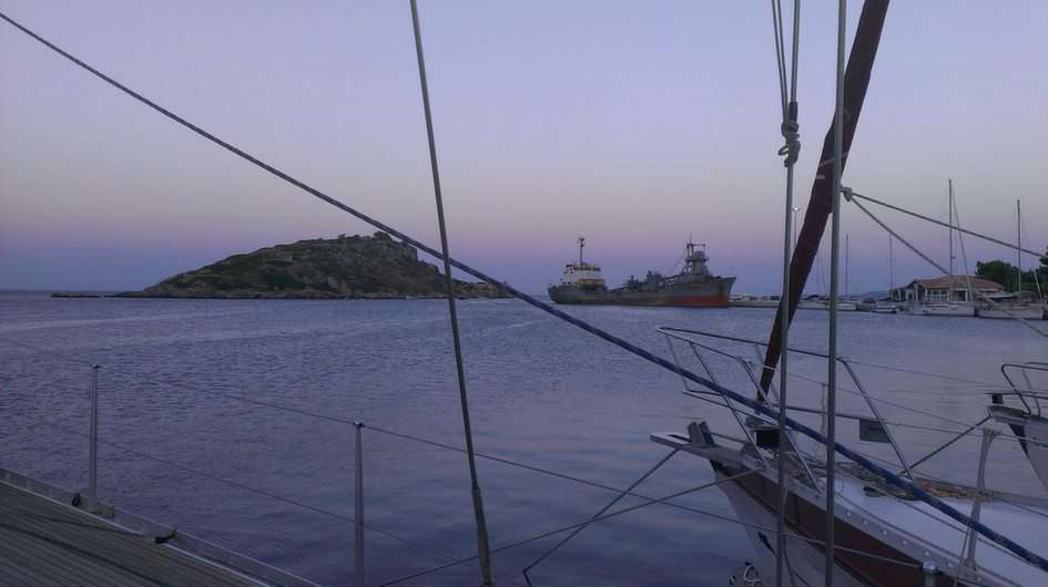 Hafen in der Abenddämmerung (Griechenland) Online-Puzzle vom Foto