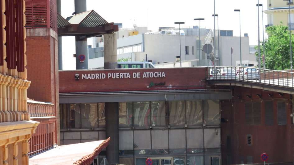 Puerta de Atocha puzzle online from photo