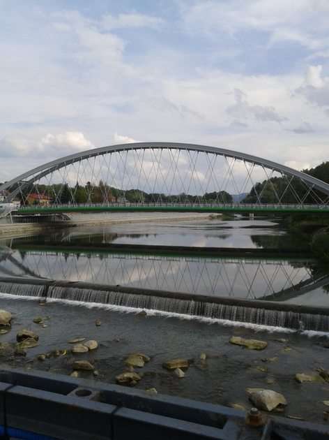 Und die neue Brücke in Żywiec wartet noch ... 1) Online-Puzzle vom Foto
