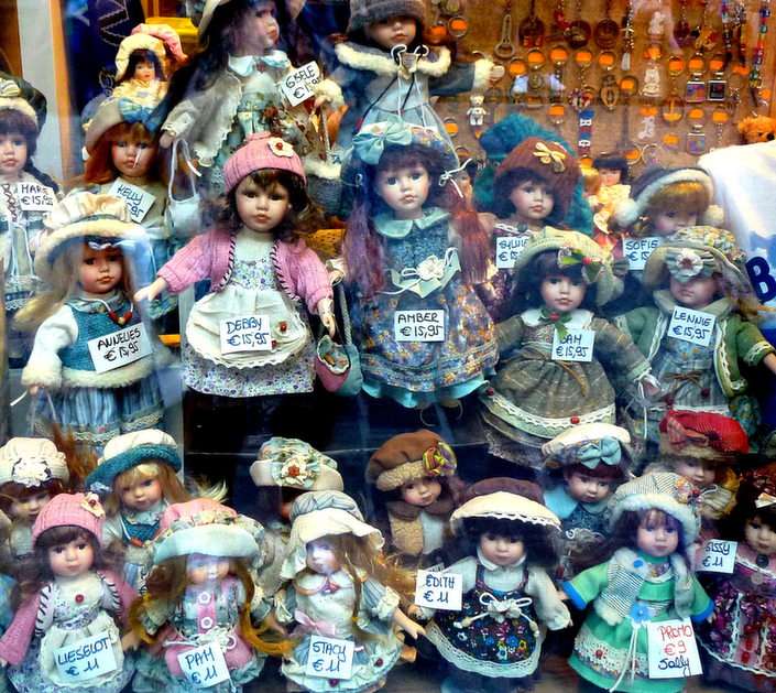 Belgian dolls puzzle online from photo