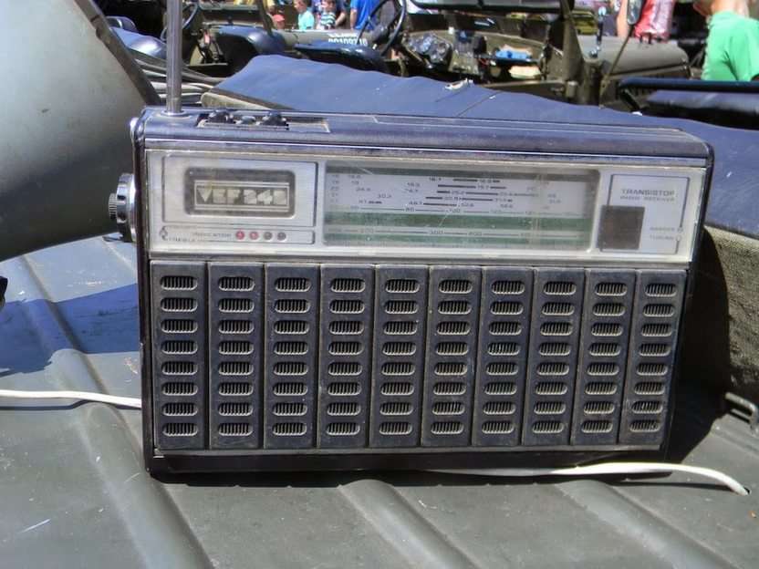 Radio pussel online från foto