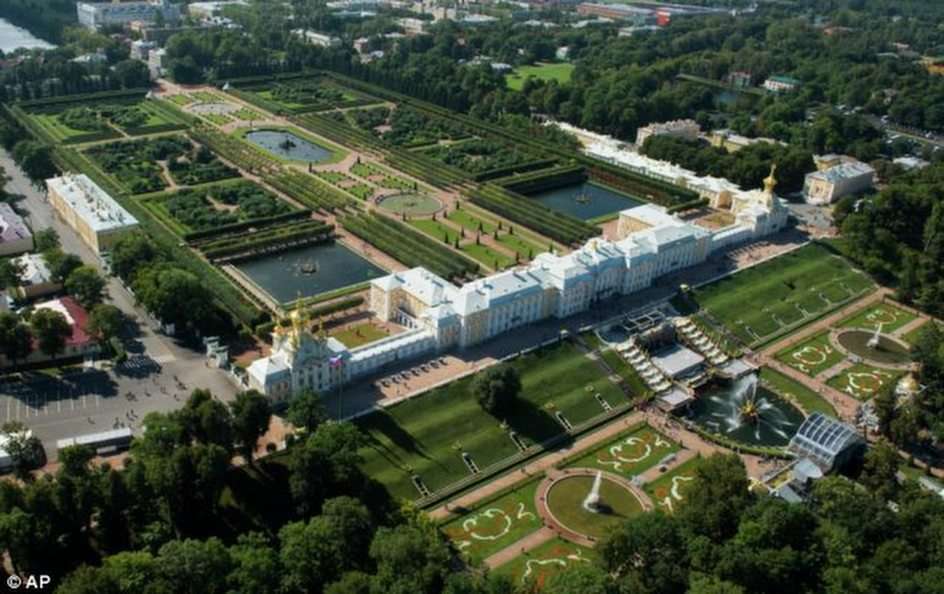 Peterhof puzzle online from photo