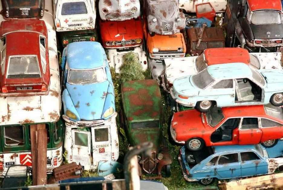 Desguace de coches usados puzzle online a partir de foto