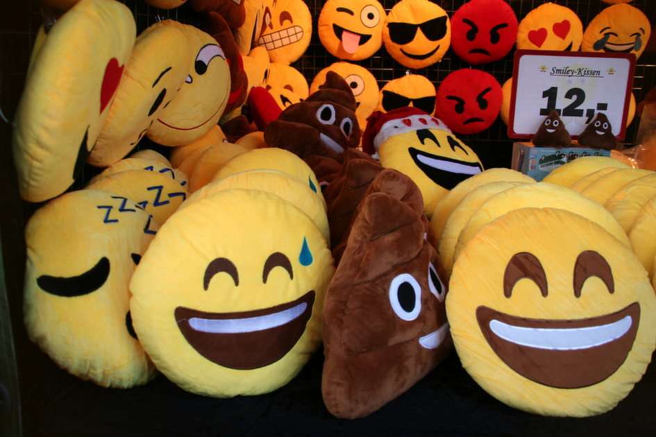 Emoji-Kissen Pussel online