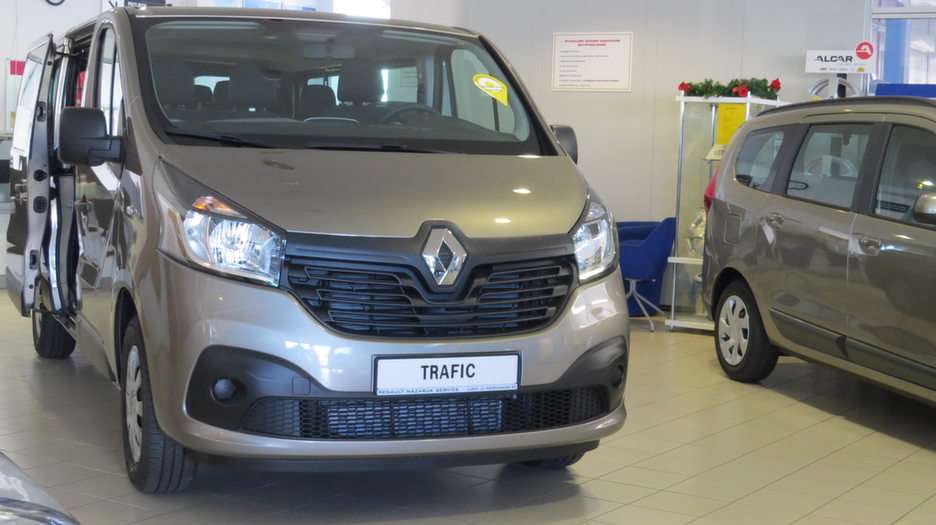 Renault Trafic puzzle online from photo