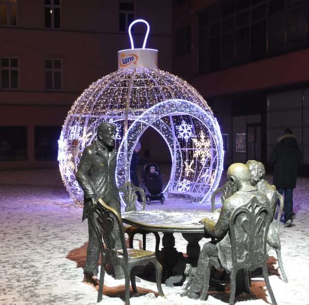 Bancos de Lodz com vestimenta festiva puzzle online a partir de fotografia